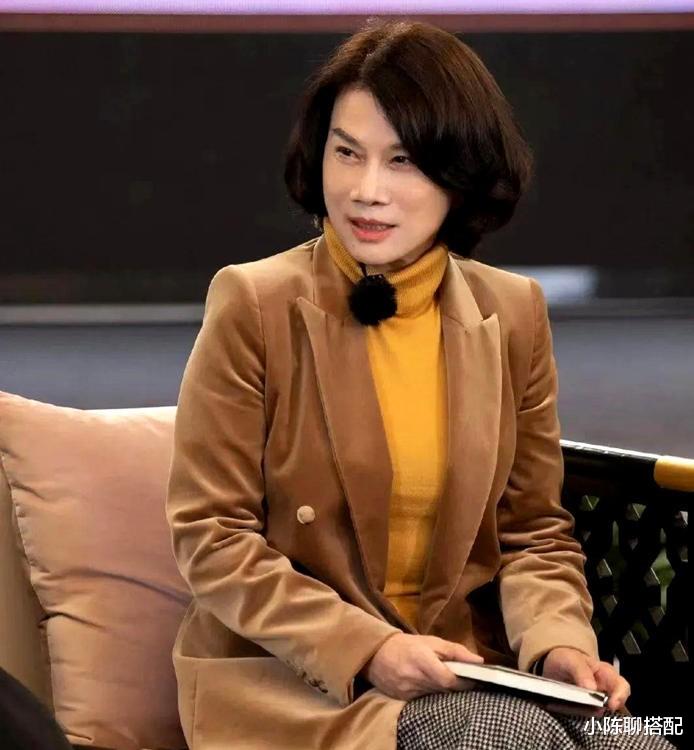 95后|68岁女总裁董明珠也是一个时尚女王,穿搭优雅减龄,特别有气质
