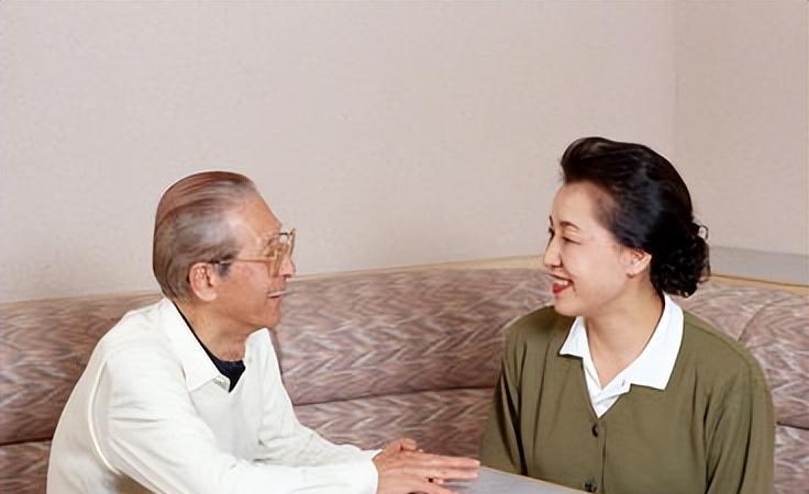 68岁大妈的感悟:找老伴儿不如找男保姆,生活质量提高很多