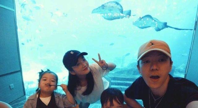 王烁鑫|把丈夫当“儿子”，被王烁鑫当作室友，卑微的吴雅婷太悲哀了