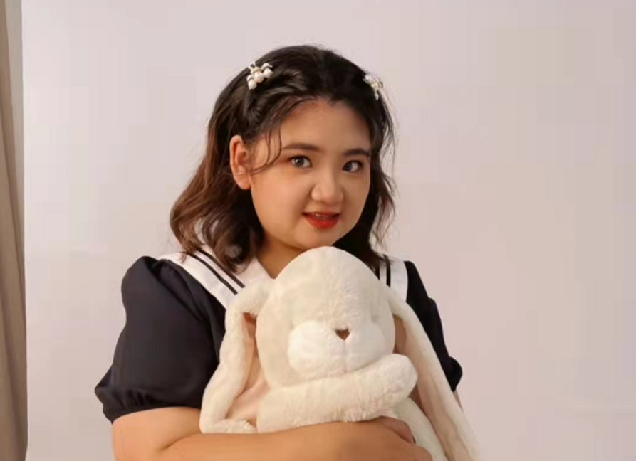 胡慧中|胡慧中女儿被曝爱玩感情,前男友发文开撕,称其爱花男人钱前任多