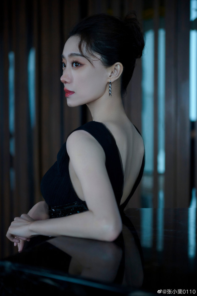 张小斐|元宵晚会张小斐好美上热搜,尽显“全民亲妈”般温柔