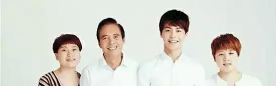 宗教|马天宇：目睹母亲惨死床上，弟弟被\卖\，成名后捞金错过爷爷葬礼