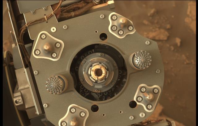 成功钻取第九个样本，毅力号正在为未来的火星发射装置寻找着陆点