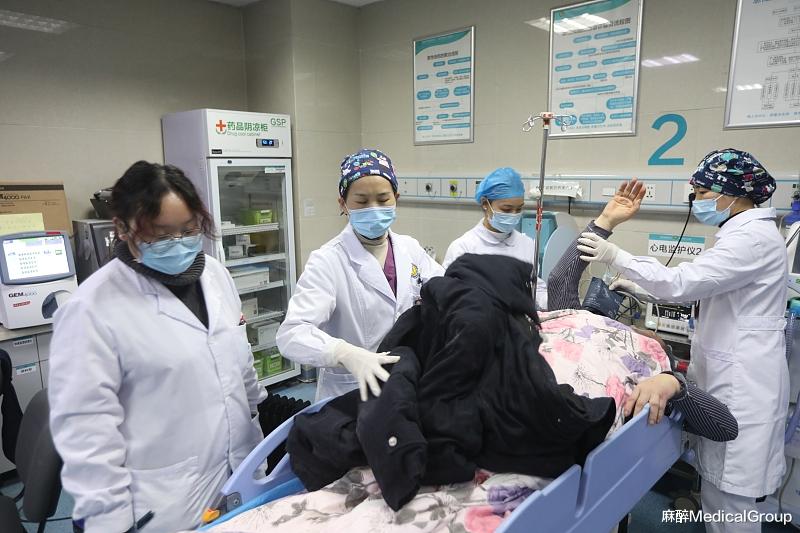 宝马男被车门撞了一下,丢了卿卿性命