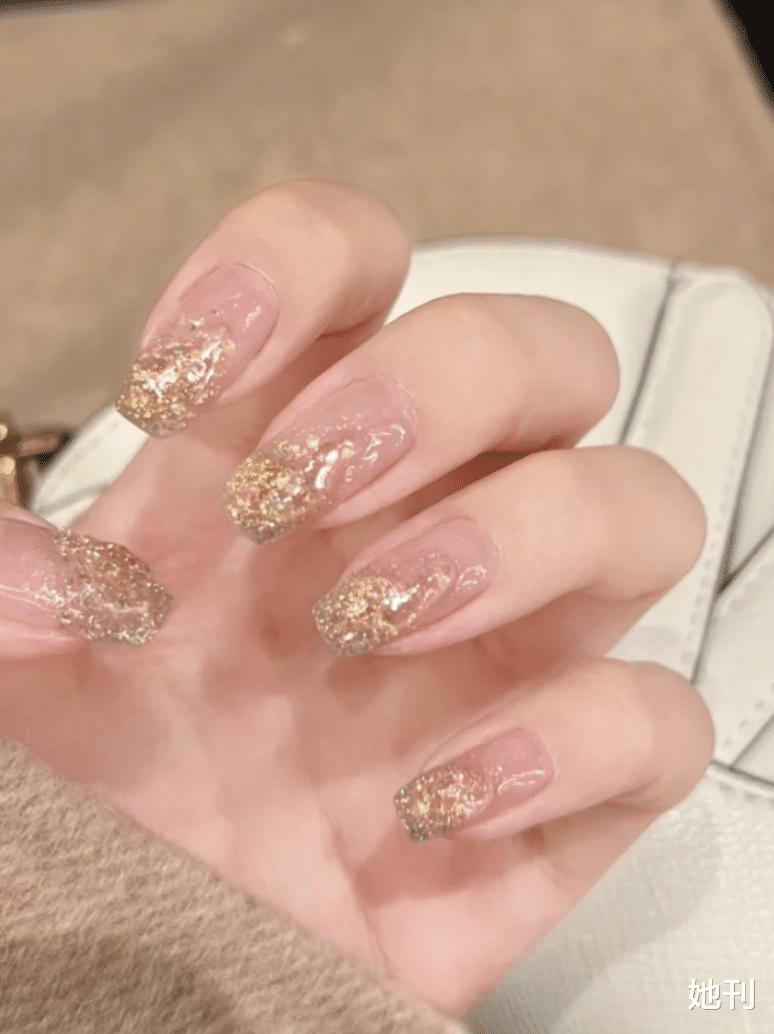 美甲 全网都在夸杨幂这个照片美,开春爆款已经预定