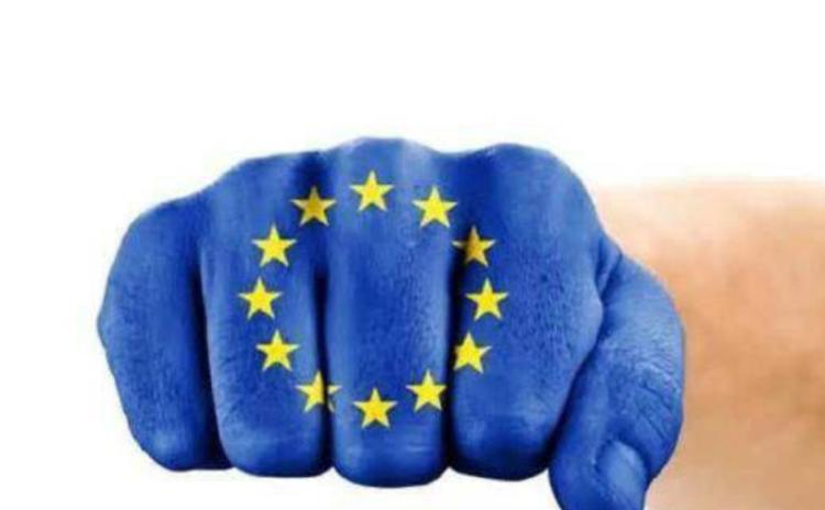 Google|硬刚！先罚谷歌540亿，又罚苹果1020亿，特朗普：没人比她恨美国