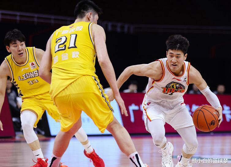 多米尼克·琼斯|轰42+11+9输球也高光！琼斯才是最佳外援吧？鏖战44分钟赢尊重