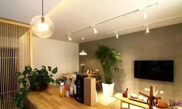 谁家阳台还放拖把？早过时了，看完邻居家阳台只想回去重装！