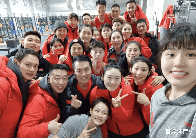 中国女篮|央视直播！中国女篮VS尼日利亚，李梦意外受伤，顶级后卫回归首秀