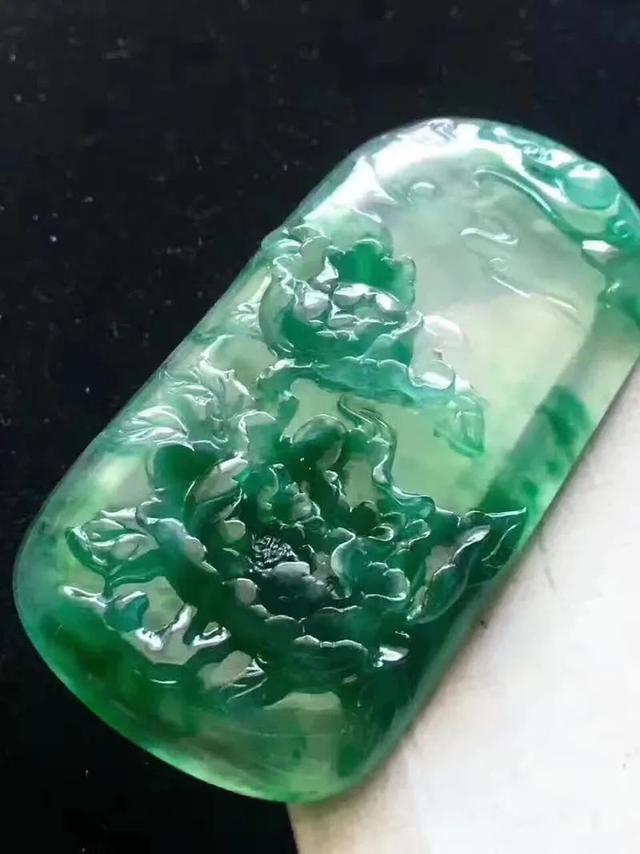 美术馆|牡丹奇擅洛都春,百卉千花浪纠纷,翡翠牡丹有何寓意呢?