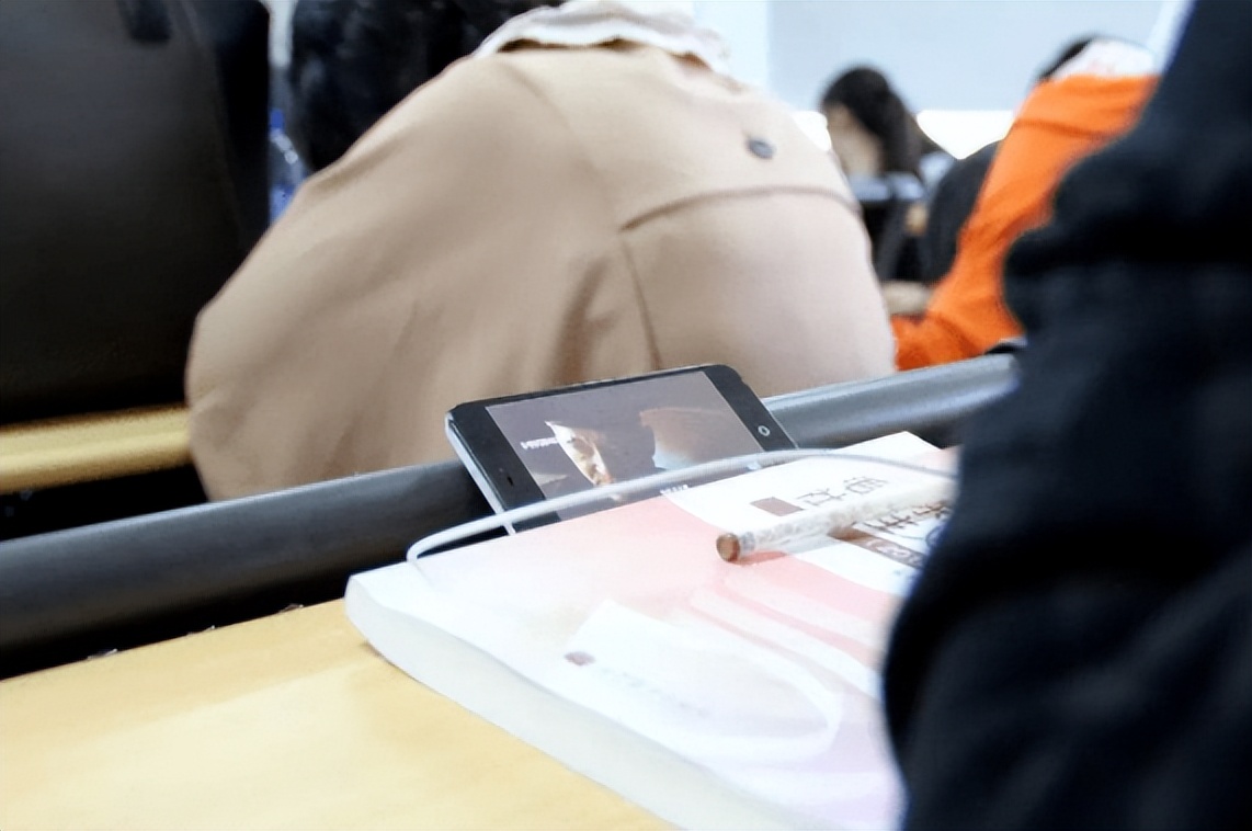 素质教育|校园“奶头乐”现象盛行，我们如何应对？