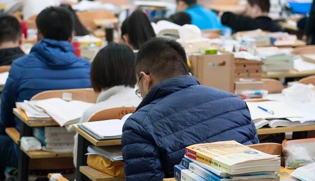 大学生|渐进式“延迟退休”大势已定，大学生会有影响吗？有个地方已实行