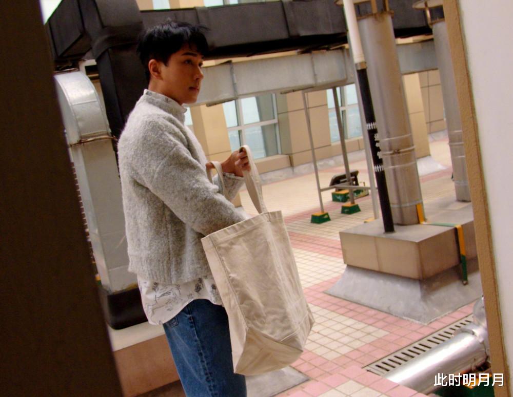 李晓峰|受张兰启发？刘恺威女友李晓峰直播间卖栗子和冰红茶？