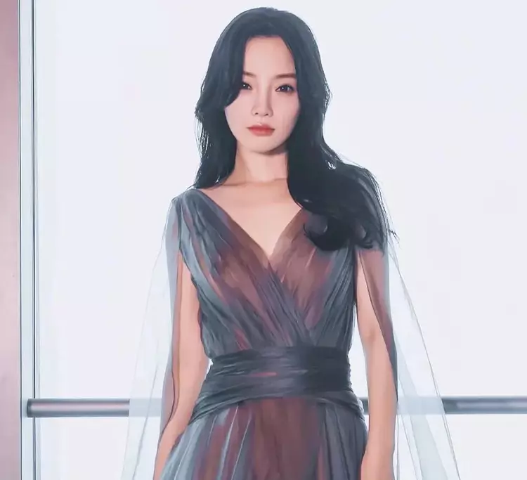 李小璐|早已无戏可拍的她为何如此豪