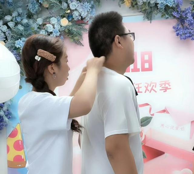 带货|田静亮相直播间，全家总动员回应争议，姚威变身行走的衣架