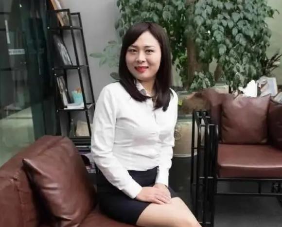硬核大妈再婚后向丈夫提4点要求:给25万现金,每月再给3000零花