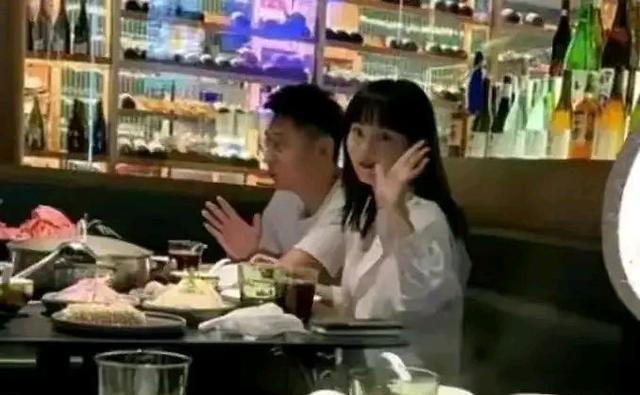 明星|买超和邵晴在一起被贼偷拍，根本不可能隐藏，又一单婚内出轨