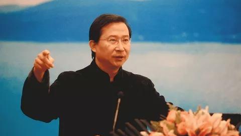 张天爱|生物学家饶毅批评张文宏钟南山,反被扒出多重身份,粉丝直接倒戈