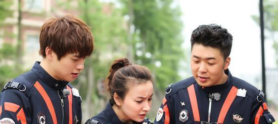 沈腾|《全员加速中》嘉宾阵容曝光，杨紫王鹤棣被称赞，沈腾惹网友质疑