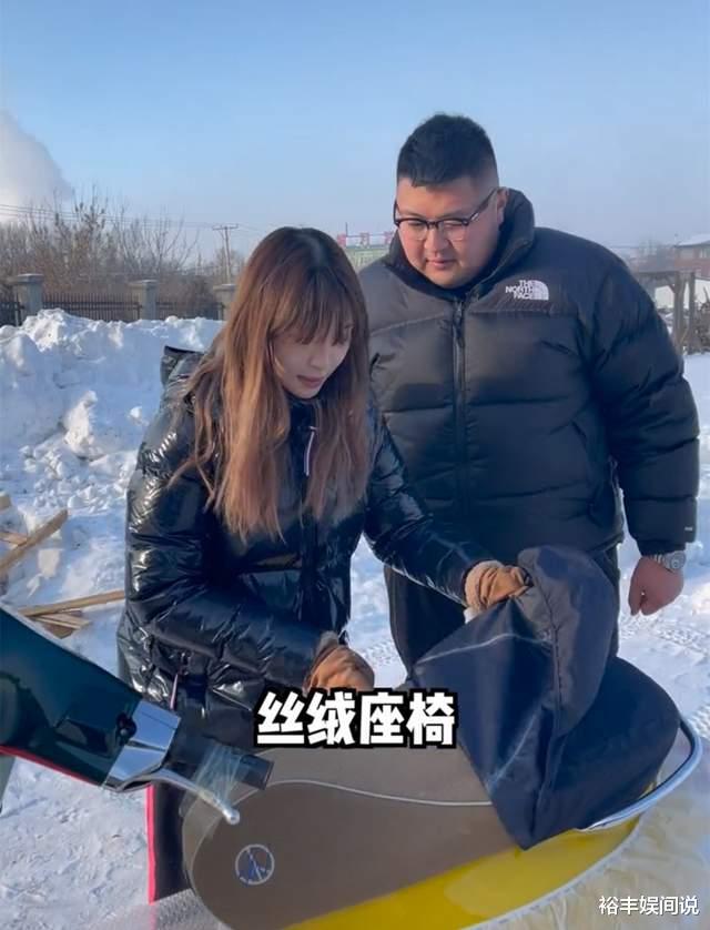 |“机车女神”痞幼官宣恋情！对方身材高大长相老气，被嘲像其爸爸