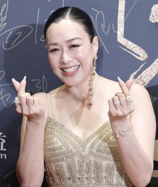 钟丽缇 7位减肥失败的明星：钟丽缇11天只喝油，杨天真切掉半个胃
