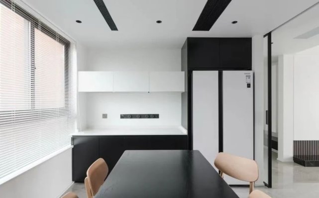 收纳美观两不误!114㎡四口之家,她家木柜暗藏这些玄机!