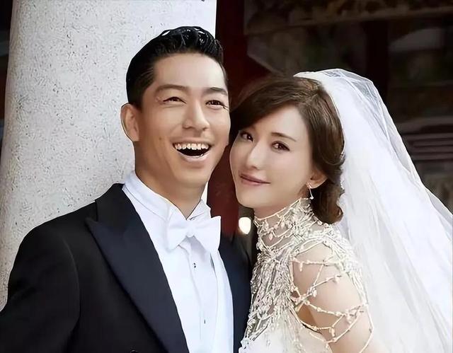 台湾|林志玲老公压轴中国台湾春晚，与受热捧的劣迹艺人罗志祥热烈握手