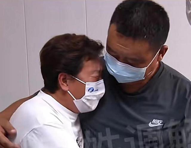 包工头沉迷打赏女主播,妻子受刺激后患疑心病,22年婚姻岌岌可危