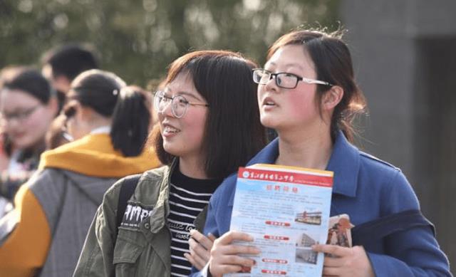 hr|“对不起,我们不招二本生”,HR这番话让基数最大的打工人去哪?