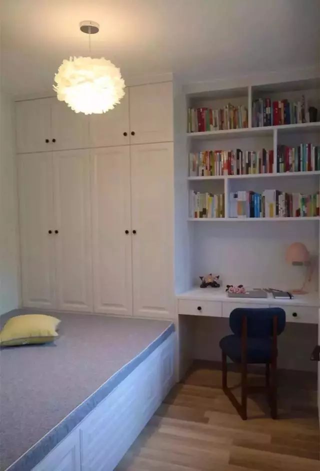 给小房间做个榻榻米床,不用靠窗也能很靠谱!