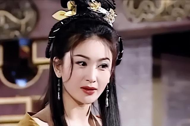 温碧霞|温碧霞：我没有身材，只能靠颜值成为港圈女神