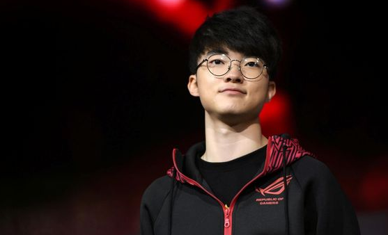 冬奥运动员_羽生结弦|光与影:羽生结弦面对世人,陈巍背对苍生