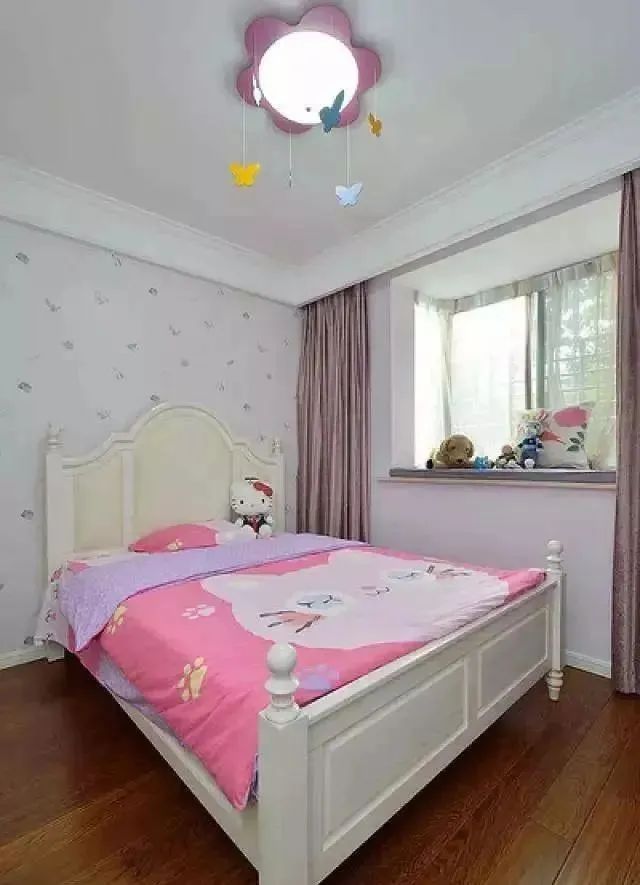 反对老婆墙壁贴壁纸，没想到入住半年越看越好看，入户就很惊艳！