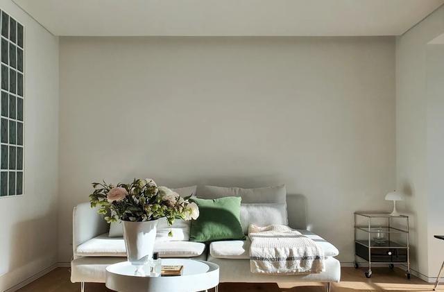 客厅“去电视化”,餐桌放到阳台,同样是80,怪不得他家更显大