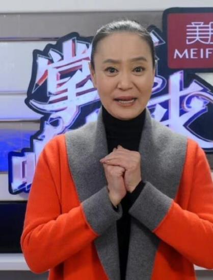 林青霞|16位60+女星现状，林青霞气质好，倪萍自然衰老