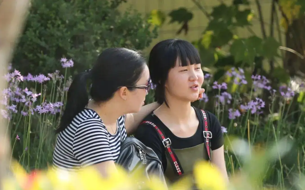 “家长聚会”上,家长因炫耀学生“互殴”,最终获刑1年买了教训