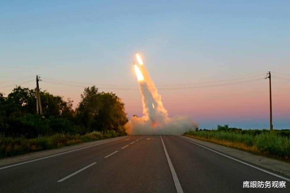 俄军刚下火车就被“海马斯”覆盖,至少200人阵亡,医院血库告急