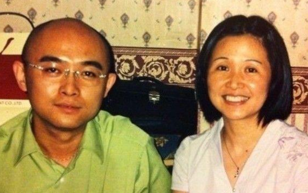 黄菡|情感导师黄菡：表白被拒两次，倒追丈夫恩爱30年