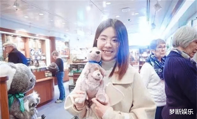 被支付宝一亿砸中\锦鲤女孩\, 一年游遍全国，刷爆信用卡生活堪忧