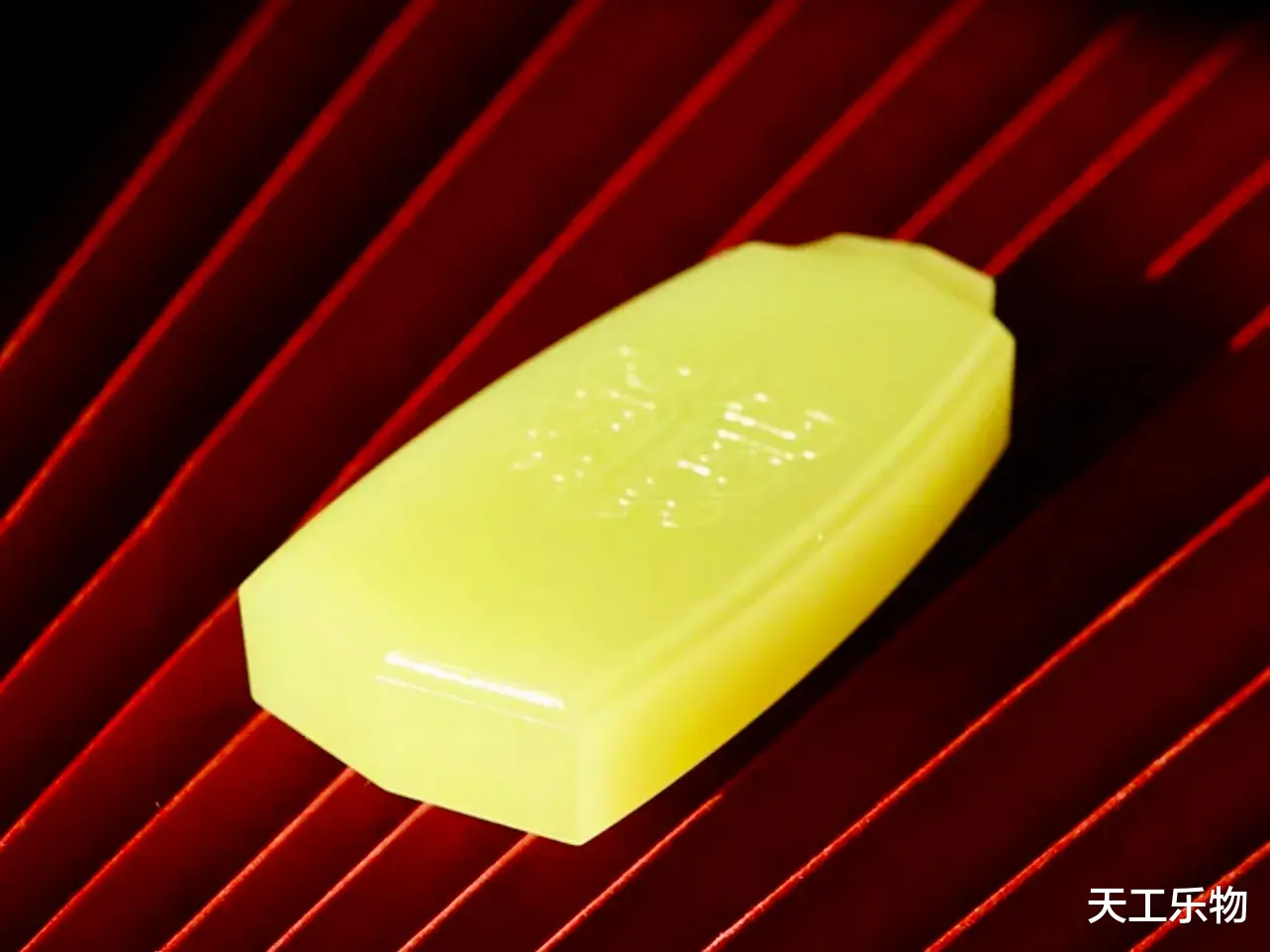 |盘点和田玉中不同色系的特色料！