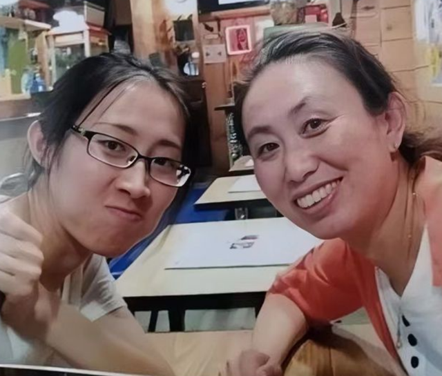 刘鑫社媒帐号被官方禁言,利用舆论发起70万募捐,江秋莲发文怒喷