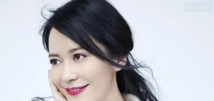 叶锦添|三个“终身不嫁”女星中,最令人遗憾的是,她是个宅女