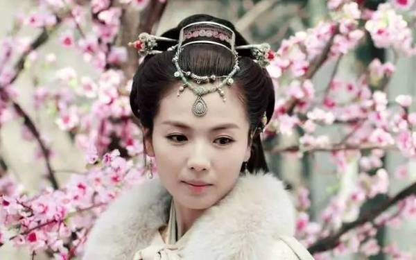 刘涛|刘涛客串被骂惨！“高产”之后演技频频翻车，如今只配做直播？