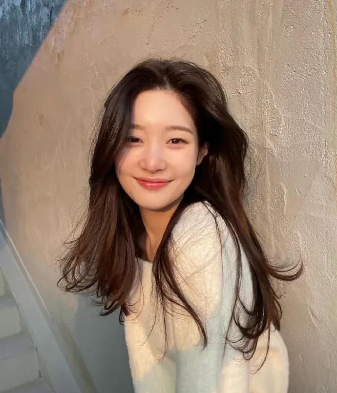 天生丽质|郑采妍，灵动唯美的柔情美女，天生丽质的少女范，太亮眼啦