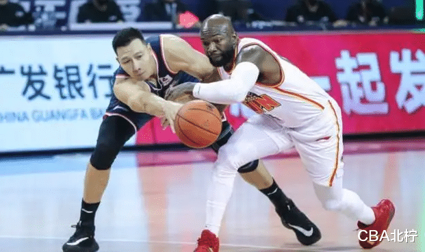 广东男篮|CBA三消息：广东射手很难留队，周仪翔首秀11分，琼斯已迫不及待