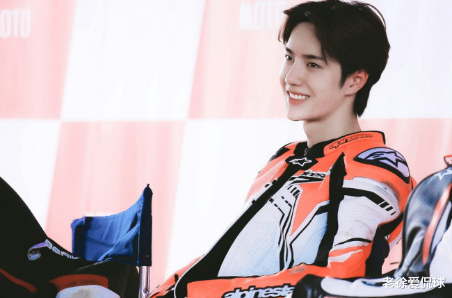 秦岚|王一博的动作卡点清晰,身体在音乐中做动作,天赋+努力型