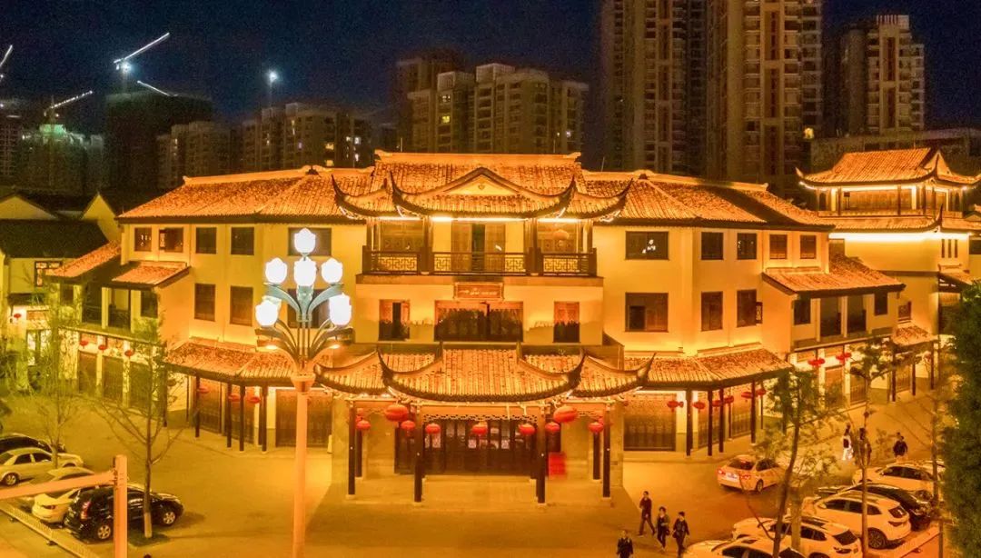 无量山|挖到一座20℃的避世小城，人均30畅泡温泉，一秒穿越摩洛哥，秋冬躺平正合适！