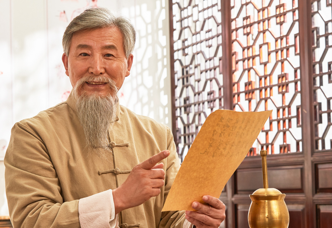 牙齿|40岁后肾气不足,则牙痛牙齿松动,吃饭塞牙,中医一个方法或化解!