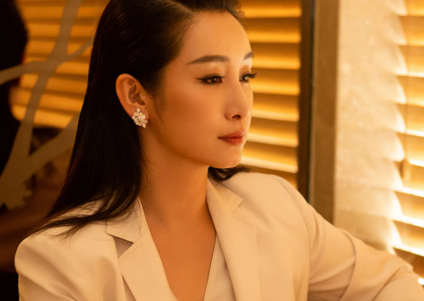 秦海璐|秦海璐：事业发展顺利，经历爱情的苦，终于找到幸福