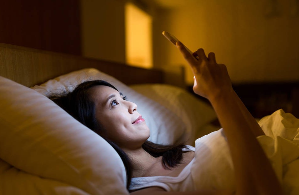 明星素颜 女人睡前保持这4个好习惯,皮肤会好得让人羡慕,就算素颜也好看